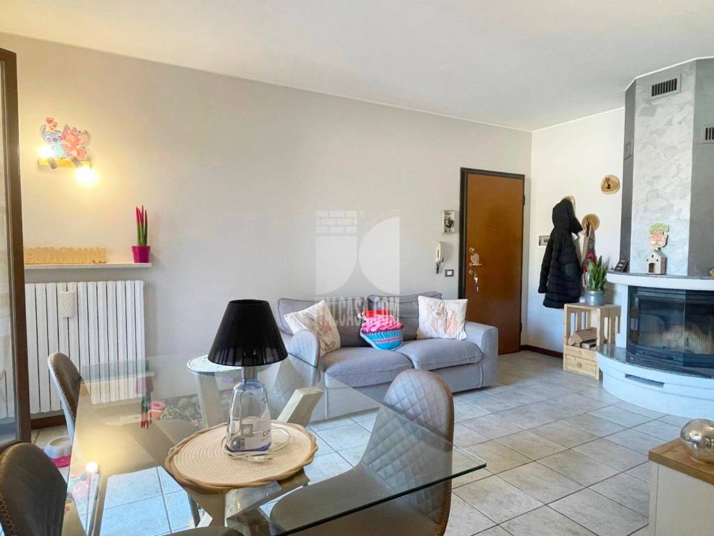 appartamento in vendita a Porto Mantovano in zona Bancole