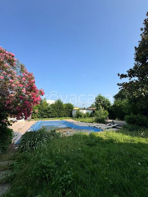 casa indipendente in vendita a Porto Mantovano in zona Sant'Antonio