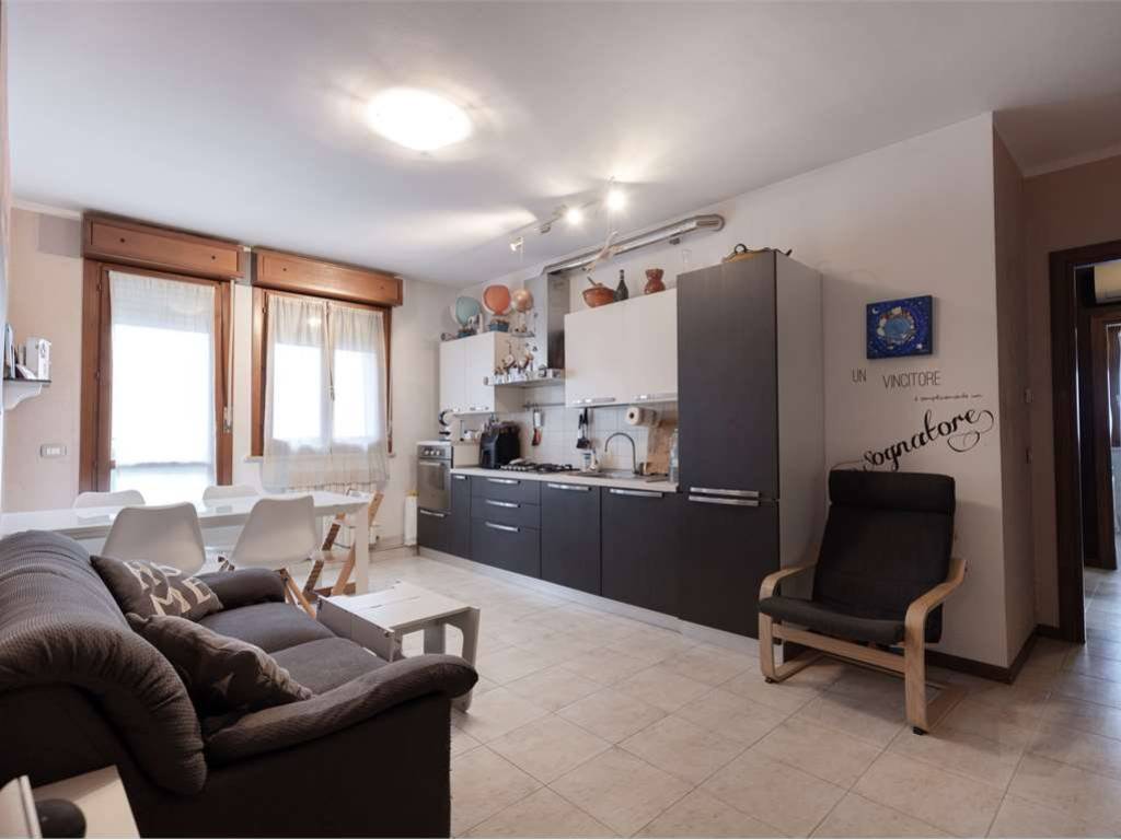 appartamento in vendita a Porto Mantovano in zona Sant'Antonio