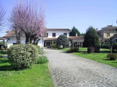 casa indipendente in vendita a Porto Mantovano in zona Sant'Antonio