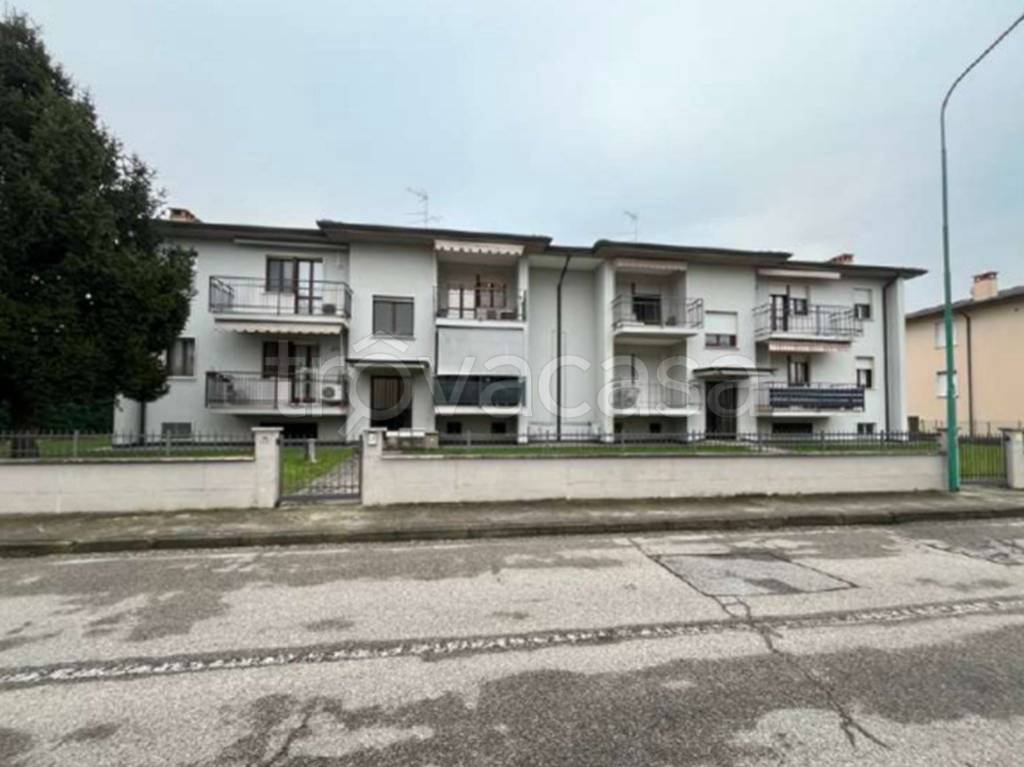appartamento in vendita a Porto Mantovano in zona Sant'Antonio