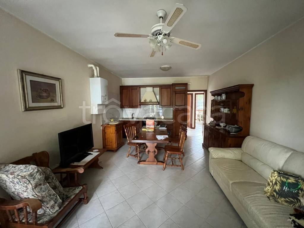 casa indipendente in vendita a Porto Mantovano in zona Sant'Antonio