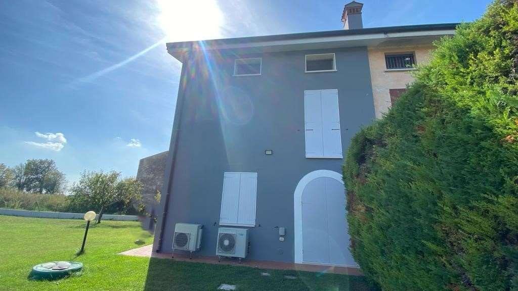 casa indipendente in vendita a Porto Mantovano