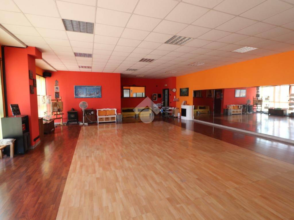 ufficio in vendita a Porto Mantovano in zona Sant'Antonio