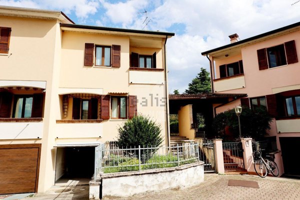casa indipendente in vendita a Porto Mantovano