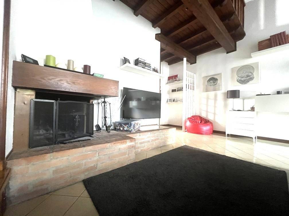 casa indipendente in vendita a Porto Mantovano in zona Sant'Antonio