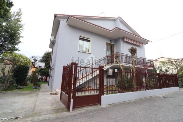 casa indipendente in vendita a Porto Mantovano