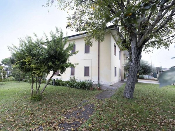 casa indipendente in vendita a Porto Mantovano