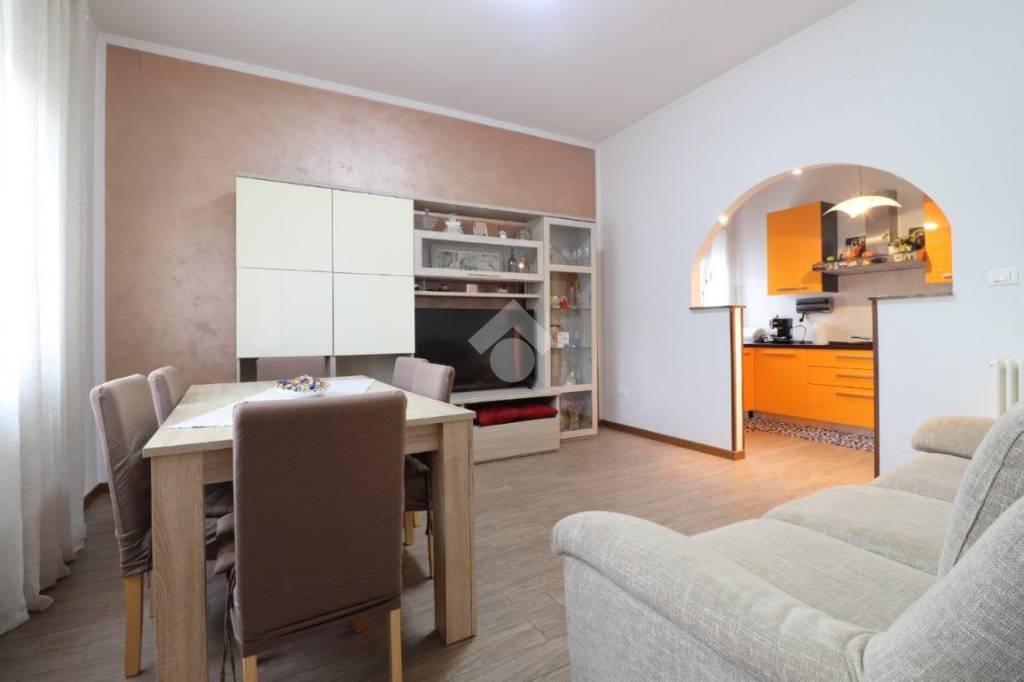 casa indipendente in vendita a Porto Mantovano in zona Sant'Antonio