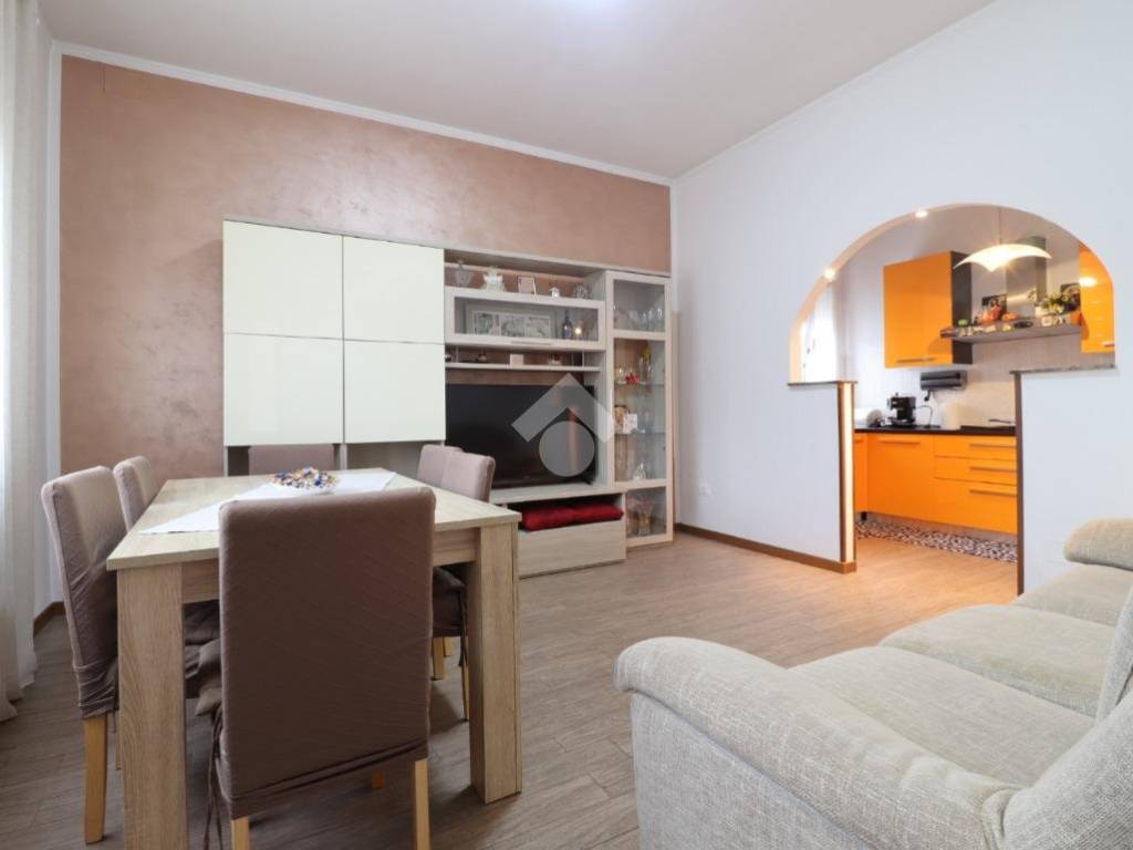 casa indipendente in vendita a Porto Mantovano in zona Sant'Antonio