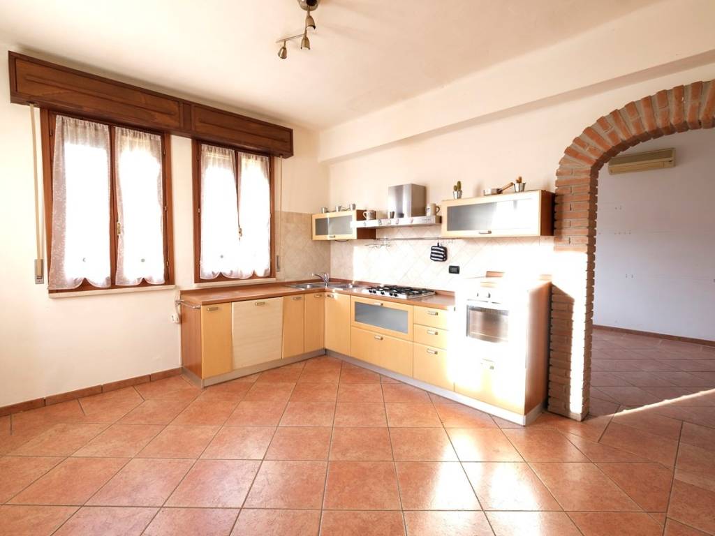 casa indipendente in vendita a Porto Mantovano in zona Soave