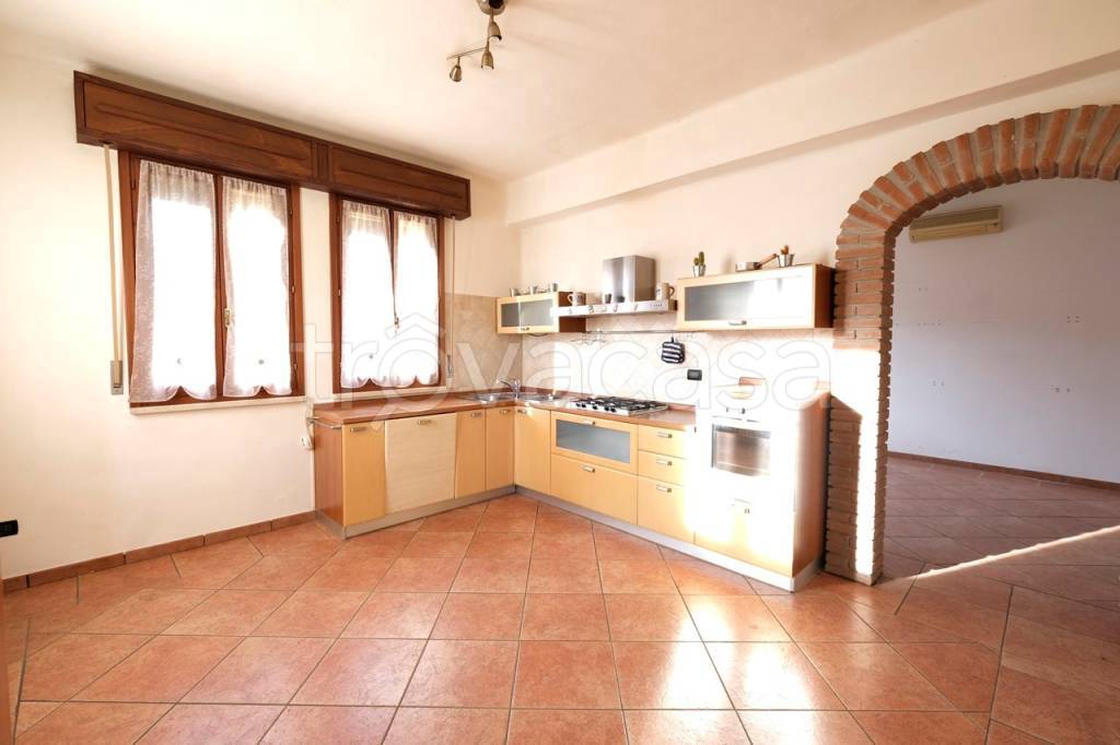 casa indipendente in vendita a Porto Mantovano in zona Soave