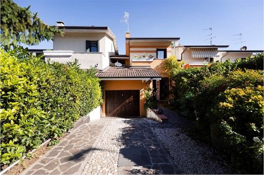casa indipendente in vendita a Porto Mantovano in zona Mantovanella