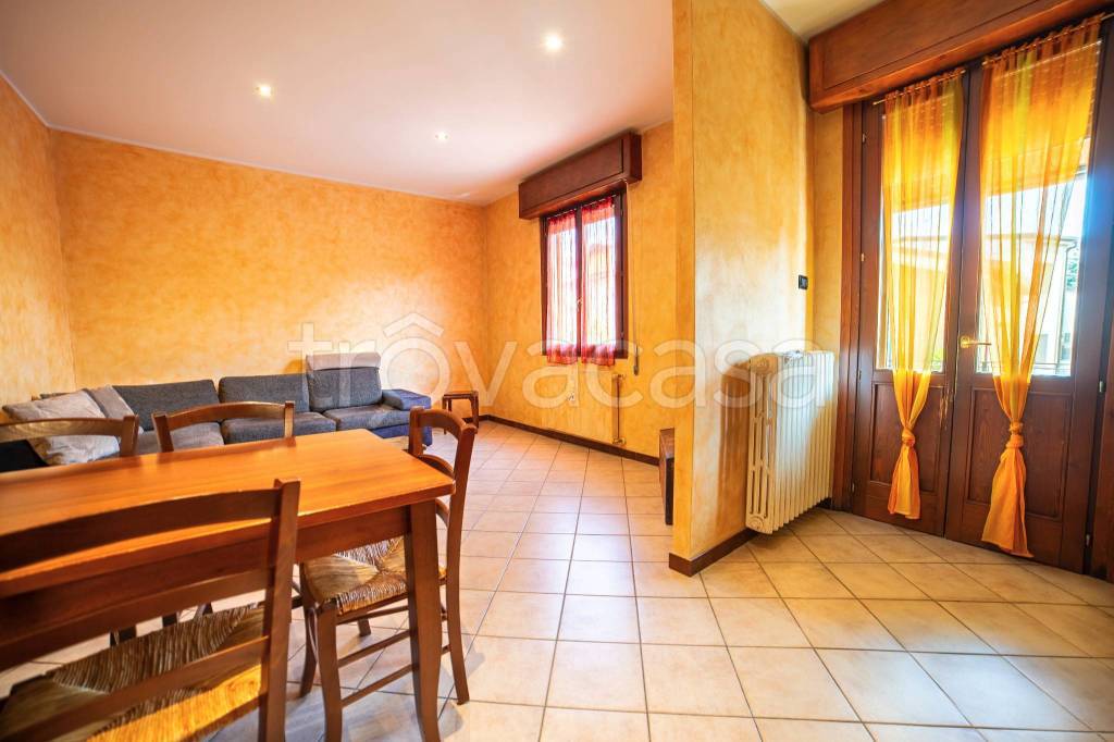 appartamento in vendita a Porto Mantovano in zona Sant'Antonio