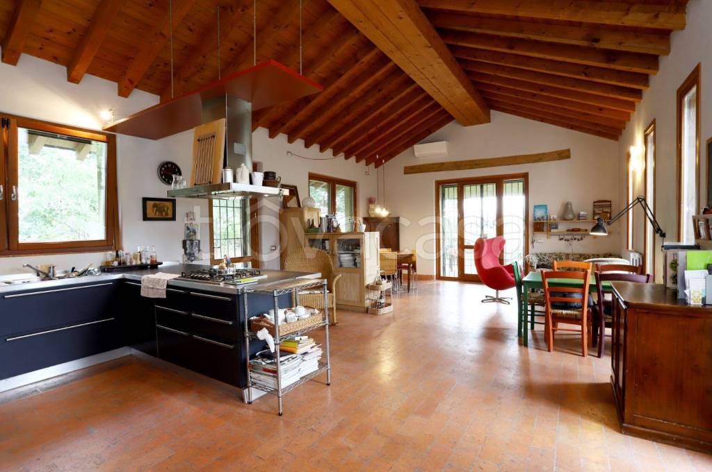 casa indipendente in vendita a Porto Mantovano