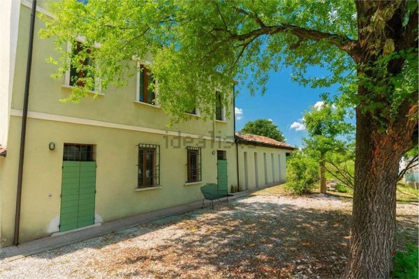 casa indipendente in vendita a Porto Mantovano in zona Soave