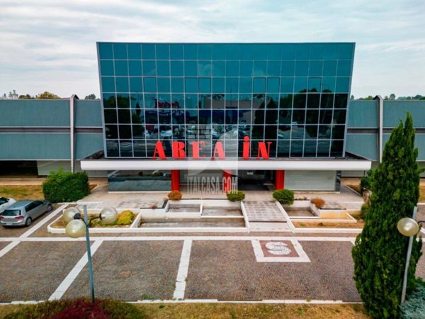 negozio in vendita a Porto Mantovano in zona Sant'Antonio