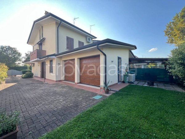 casa indipendente in vendita a Porto Mantovano