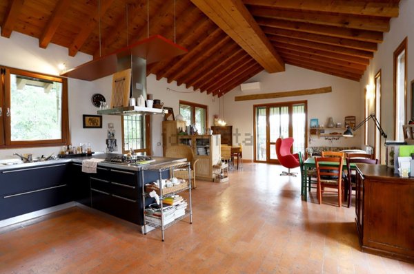 esavano in vendita a Porto Mantovano