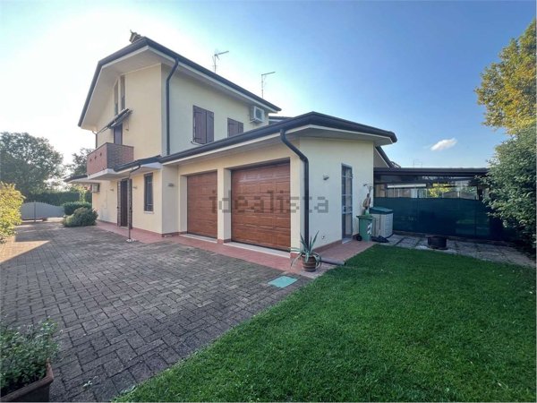 casa indipendente in vendita a Porto Mantovano