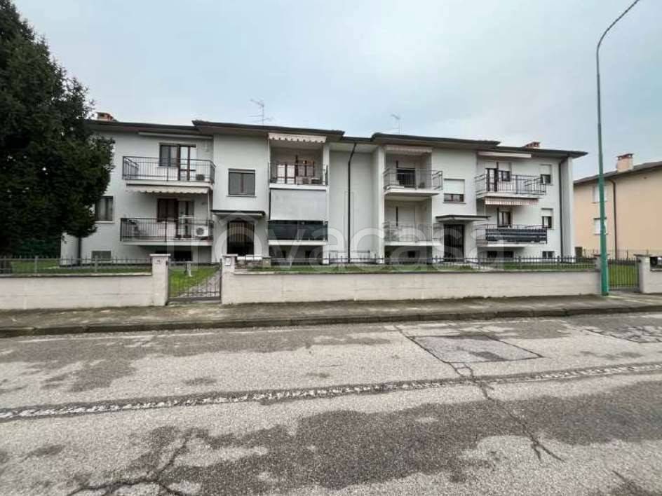 appartamento in vendita a Porto Mantovano in zona Sant'Antonio