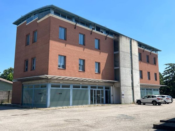 ufficio in vendita a Porto Mantovano in zona Sant'Antonio