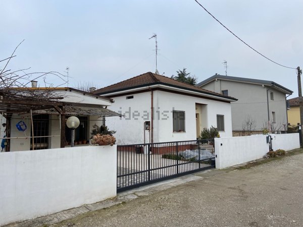 casa indipendente in vendita a Porto Mantovano