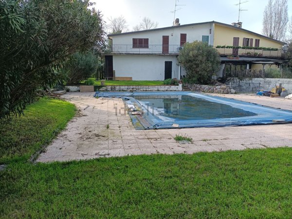 casa indipendente in vendita a Porto Mantovano