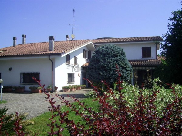 casa indipendente in vendita a Porto Mantovano
