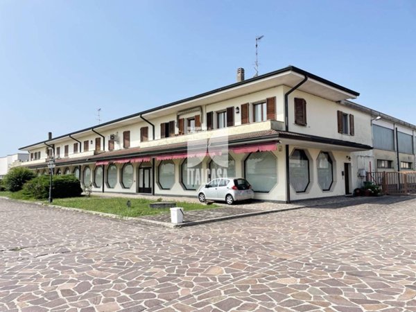 terreno edificabile in vendita a Porto Mantovano in zona Bancole