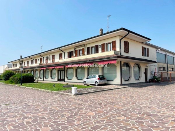 terreno edificabile in vendita a Porto Mantovano in zona Bancole