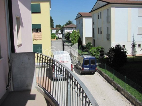 appartamento in vendita a Porto Mantovano in zona Sant'Antonio