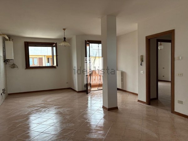 appartamento in vendita a Porto Mantovano in zona Bancole