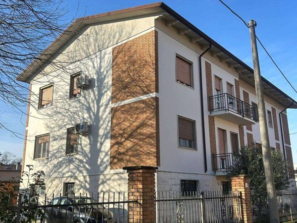 casa indipendente in vendita a Porto Mantovano in zona Sant'Antonio
