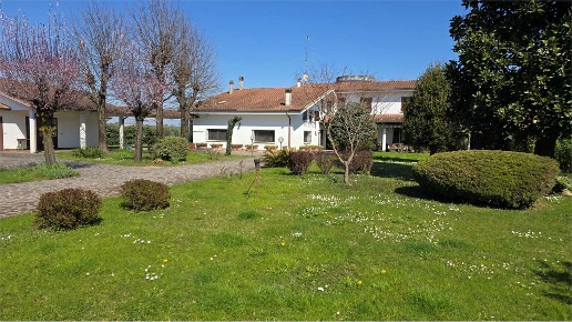 casa indipendente in vendita a Porto Mantovano in zona Sant'Antonio