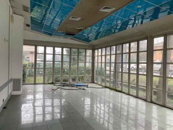 locale commerciale in vendita a Porto Mantovano