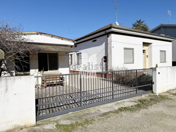 casa indipendente in vendita a Porto Mantovano