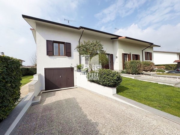 casa indipendente in vendita a Porto Mantovano in zona Mantovanella