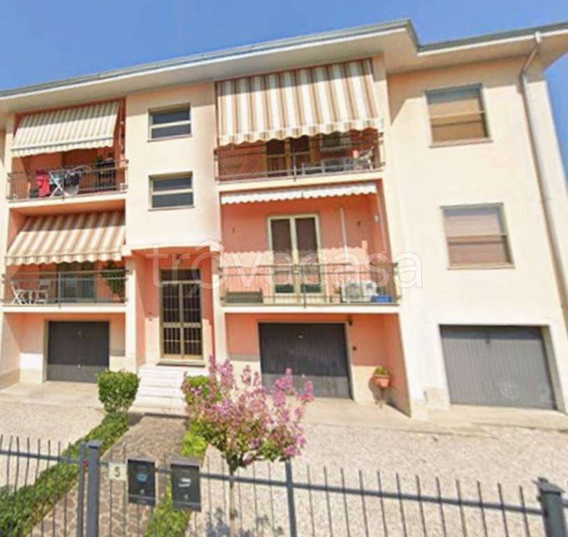 appartamento in vendita a Porto Mantovano in zona Sant'Antonio