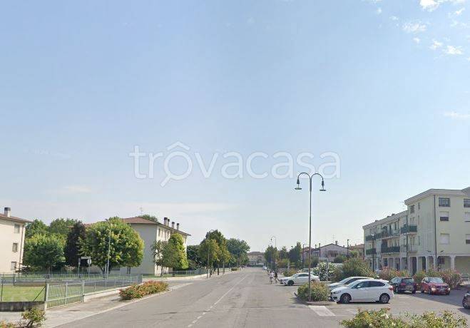 appartamento in vendita a Porto Mantovano in zona Sant'Antonio