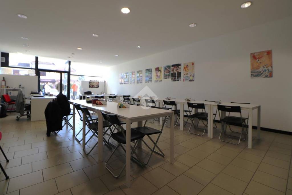 ufficio in vendita a Porto Mantovano in zona Sant'Antonio