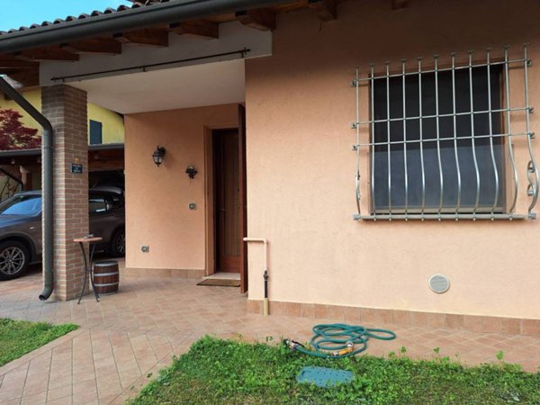 casa indipendente in vendita a Porto Mantovano