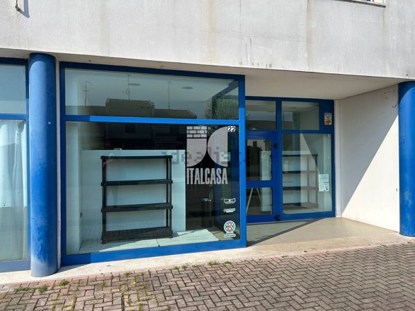 ufficio in vendita a Porto Mantovano in zona Bancole