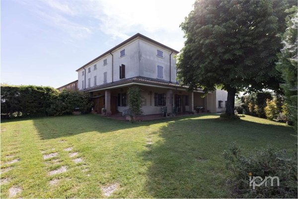 casa indipendente in vendita a Porto Mantovano in zona Soave