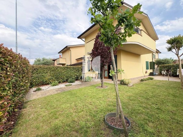 casa indipendente in vendita a Porto Mantovano