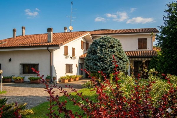 casa indipendente in vendita a Porto Mantovano in zona Bancole