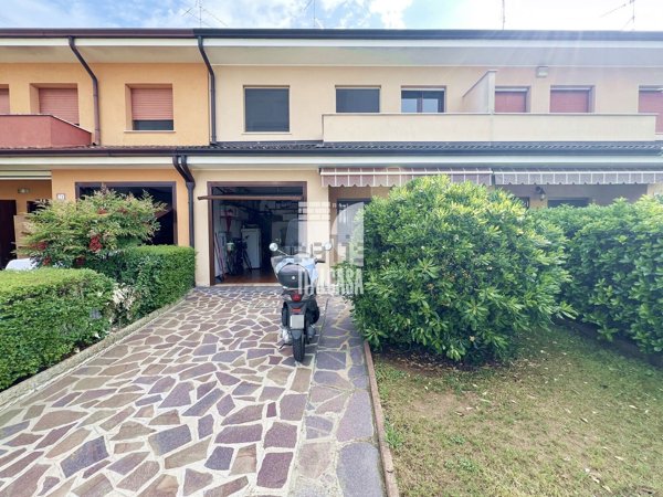 casa indipendente in vendita a Porto Mantovano