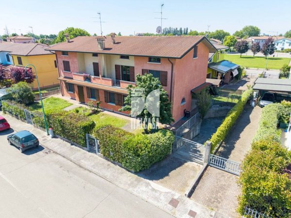 casa indipendente in vendita a Porto Mantovano
