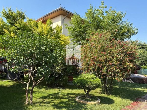 casa indipendente in vendita a Porto Mantovano in zona Sant'Antonio