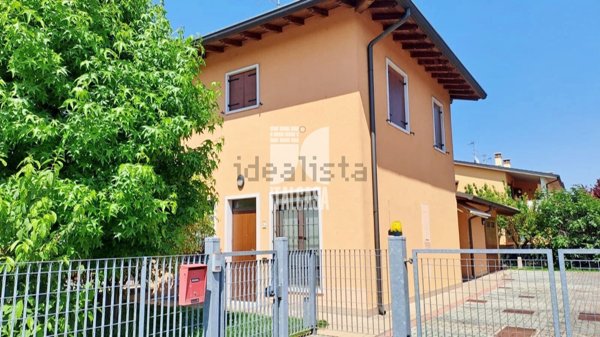 casa indipendente in vendita a Porto Mantovano
